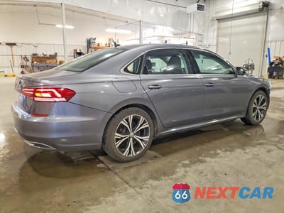 Trzecie zdjęcie samochodu z tyłu: 2022 VOLKSWAGEN PASSAT SE VIN:1VWSA7A38NC003108 - miniatura