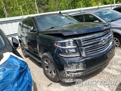 Czwarte zdjęcie samochodu z boku: 2017 CHEVROLET TAHOE K1500 PREMIER VIN:1GNSKCKC2HR359425 - miniatura