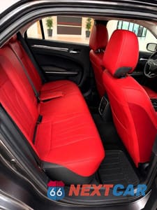 Zdjęcie 6 z 11 samochodu: 2018 CHRYSLER 300 TOURING VIN:2C3CCAAG3JH331775 - miniatura