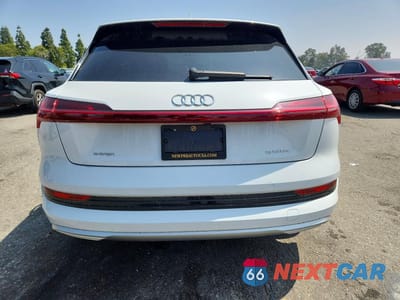 Zdjęcie 6 z 12 samochodu: 2022 AUDI E-TRON PREMIUM VIN:WA1AAAGE9NB024506 - miniatura
