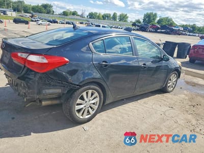 Trzecie zdjęcie samochodu z tyłu: 2015 KIA FORTE LX VIN:KNAFX4A67F5353649 - miniatura