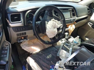 Zdjęcie 8 z 13 samochodu: 2016 TOYOTA HIGHLANDER XLE VIN:5TDKKRFH4GS148146 - miniatura