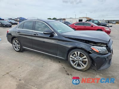 Czwarte zdjęcie samochodu z boku: 2019 MERCEDES-BENZ C 300 VIN:55SWF8DB2KU287671 - miniatura