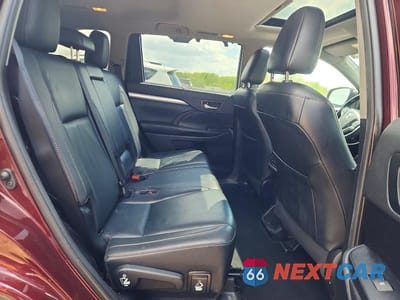 Zdjęcie 10 z 12 samochodu: 2019 TOYOTA HIGHLANDER XLE VIN:5TDJZRFH3KS719514 - miniatura