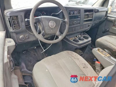 Zdjęcie 8 z 13 samochodu: 2008 GMC SAVANA G2500 VIN:1GTGG25C581151933 - miniatura