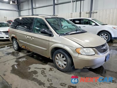 Czwarte zdjęcie samochodu z boku: 2004 CHRYSLER TOWN & COUNTRY TOURING VIN:2C4GP54L44R589352 - miniatura