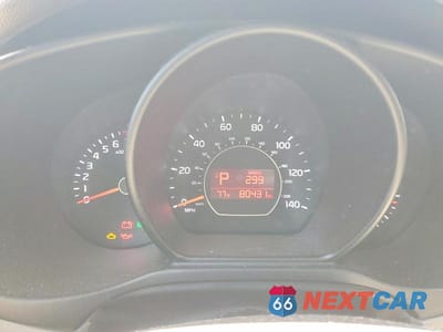Zdjęcie 9 z 12 samochodu: 2015 KIA SOUL BASE VIN:KNDJN2A2XF7781594 - miniatura