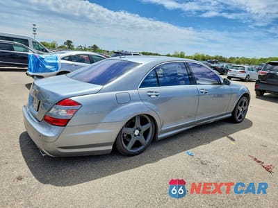 Trzecie zdjęcie samochodu z tyłu: 2008 MERCEDES-BENZ S-CLASS S550 VIN:WDDNG86X18A157035 - miniatura