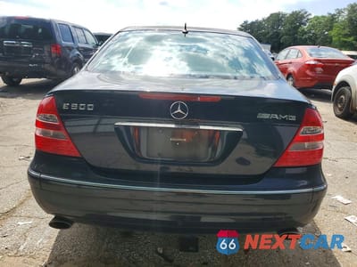 Zdjęcie 6 z 12 samochodu: 2005 MERCEDES-BENZ E 500 VIN:WDBUF70J65A692492 - miniatura
