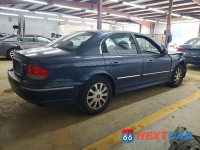 Trzecie zdjęcie samochodu z tyłu: 2004 HYUNDAI SONATA GLS VIN:KMHWF35H44A056902 - miniatura