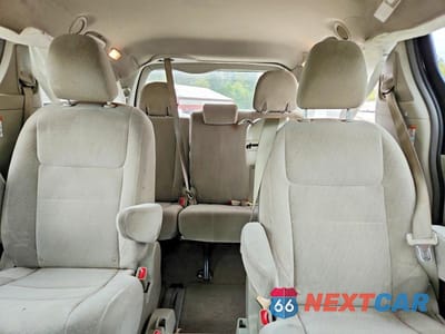 Zdjęcie 10 z 13 samochodu: 2017 TOYOTA SIENNA LE VIN:5TDKZ3DC9HS797832 - miniatura