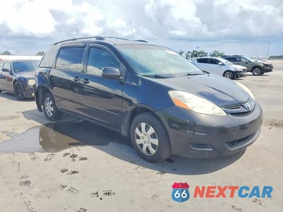 Czwarte zdjęcie samochodu z boku: 2008 TOYOTA SIENNA LE 8-PASSENGER VIN:5TDZK23C08S139945 - miniatura
