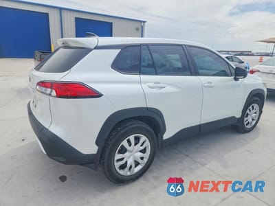 Trzecie zdjęcie samochodu z tyłu: 2024 TOYOTA COROLLA CROSS L VIN:7MUAAAAG4RV108446 - miniatura