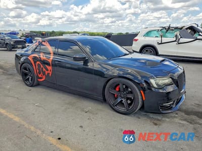 Czwarte zdjęcie samochodu z boku: 2016 CHRYSLER 300C VIN:2C3CCAKG4GH253076 - miniatura