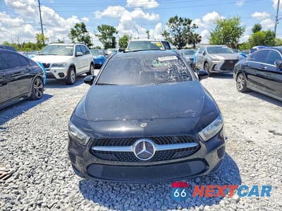 Piąte zdjęcie samochodu w środku: 2019 MERCEDES-BENZ A 220 VIN:WDD3G4EB4KW022485 - miniatura