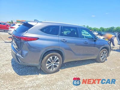 Trzecie zdjęcie samochodu z tyłu: 2024 TOYOTA HIGHLANDER HYBRID XLE VIN:5TDKBRCH6RS141416 - miniatura