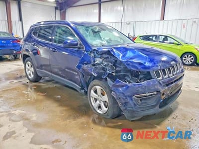 Czwarte zdjęcie samochodu z boku: 2019 JEEP COMPASS LATITUDE VIN:3C4NJDBB5KT629719 - miniatura