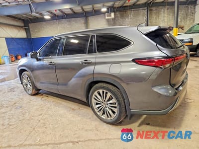 Drugie zdjęcie samochodu z przodu: 2021 TOYOTA HIGHLANDER PLATINUM VIN:5TDFZRBH8MS130201 - miniatura