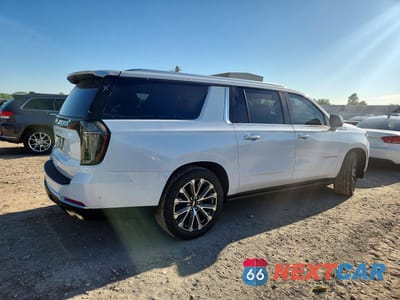 Trzecie zdjęcie samochodu z tyłu: 2026 CHEVROLET SUBURBAN K1500 HIGH COUNTRY VIN:1GNS6GKL2TR190785 - miniatura