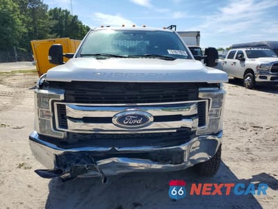 Piąte zdjęcie samochodu w środku: 2019 FORD F350 SUPER DUTY VIN:1FT8W3DT7KEF15204 - miniatura