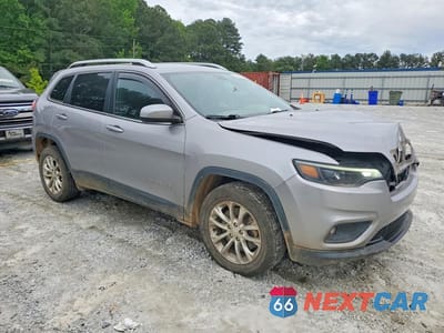 Czwarte zdjęcie samochodu z boku: 2019 JEEP CHEROKEE LATITUDE VIN:1C4PJLCB4KD223308 - miniatura