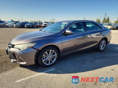 2015 TOYOTA CAMRY SE 4T1BF1FK3FU062236 - główne zdjęcie licytacji z USA - miniatura