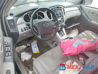 Zdjęcie 8 z 13 samochodu: 2004 TOYOTA HIGHLANDER BASE VIN:JTEDP21A240004827 - miniatura