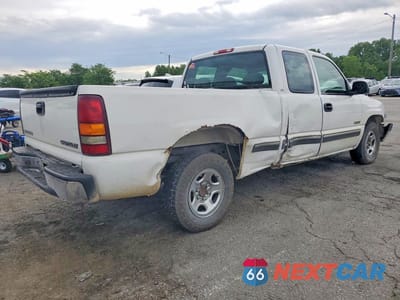 Trzecie zdjęcie samochodu z tyłu: 2002 CHEVROLET SILVERADO C1500 VIN:2GCEC19V221414616 - miniatura