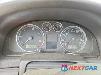 Zdjęcie 9 z 13 samochodu: 2005 VOLKSWAGEN PASSAT GLS TDI VIN:WVWAE63B45E090026 - miniatura