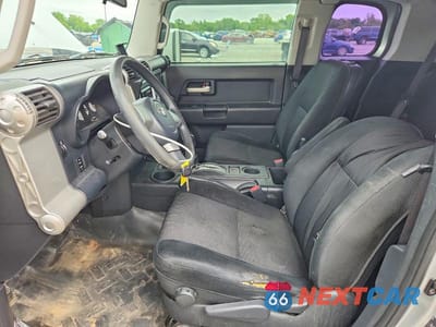 Zdjęcie 7 z 13 samochodu: 2008 TOYOTA FJ CRUISER BASE VIN:JTEBU11F78K005620 - miniatura