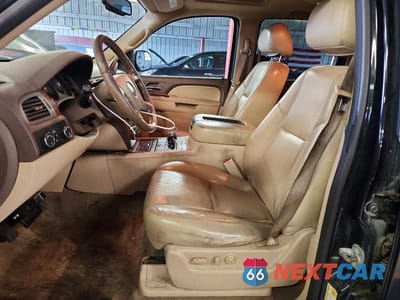 Zdjęcie 7 z 13 samochodu: 2012 CHEVROLET SUBURBAN K1500 LTZ VIN:1GNSKKE78CR140342 - miniatura