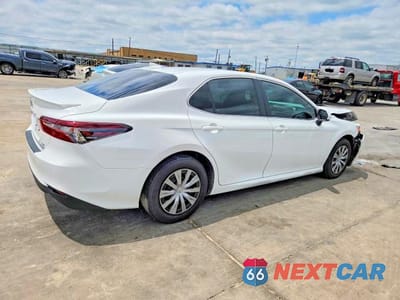 Trzecie zdjęcie samochodu z tyłu: 2023 TOYOTA CAMRY LE VIN:4T1C31AK7PU606761 - miniatura