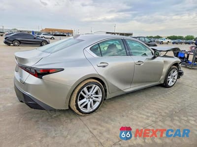 Trzecie zdjęcie samochodu z tyłu: 2021 LEXUS IS 300 VIN:JTHAA1D29M5111575 - miniatura
