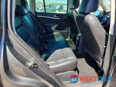 Zdjęcie 11 z 13 samochodu: 2012 VOLKSWAGEN TIGUAN S VIN:WVGAV7AX3CW006303 - miniatura