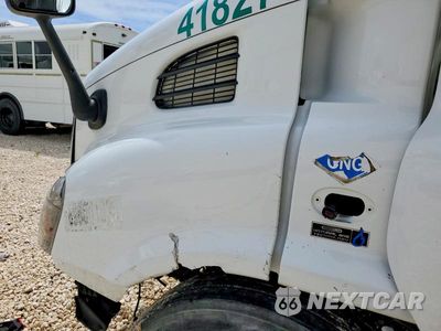 Zdjęcie 7 z 10 samochodu: 2018 FREIGHTLINER CASCADIA 113 SEMI TRUCK VIN:1FUJGHD91JLJX8273 - miniatura