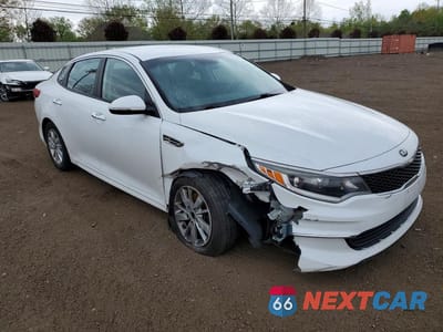 Czwarte zdjęcie samochodu z boku: 2017 KIA OPTIMA LX VIN:5XXGT4L31HG176102 - miniatura