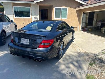 Trzecie zdjęcie samochodu z tyłu: 2014 MERCEDES-BENZ C 63 AMG VIN:WDDGJ7HB9EG235074 - miniatura
