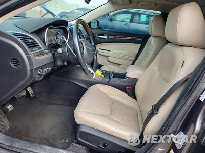 Zdjęcie 7 z 13 samochodu: 2015 CHRYSLER 300C VIN:2C3CCAKG5FH899645 - miniatura