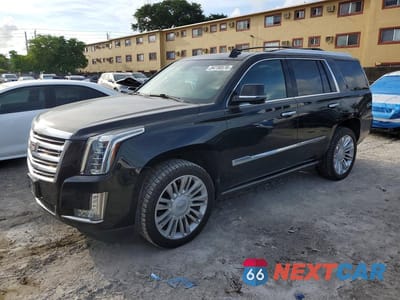 2015 CADILLAC ESCALADE PLATINUM 1GYS4PKJ4FR733999 - główne zdjęcie licytacji z USA - miniatura