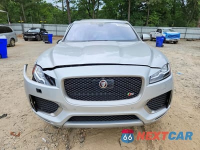 Piąte zdjęcie samochodu w środku: 2018 JAGUAR F-PACE S VIN:SADCM2FV2JA240229 - miniatura