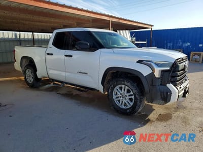 Czwarte zdjęcie samochodu z boku: 2022 TOYOTA TUNDRA SR5 VIN:5TFLA5DA0NX049093 - miniatura