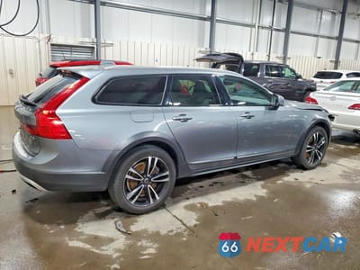 Trzecie zdjęcie samochodu z tyłu: 2019 VOLVO V90 CROSS COUNTRY T5 MOMENTUM VIN:YV4102NK2K1085296 - miniatura