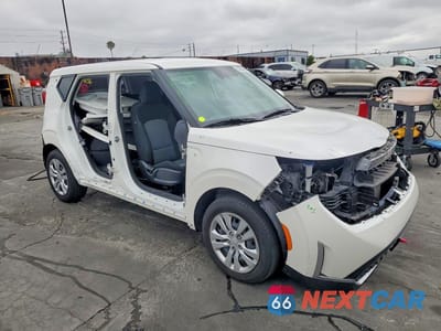 Czwarte zdjęcie samochodu z boku: 2023 KIA SOUL LX VIN:KNDJ23AU7P7875563 - miniatura