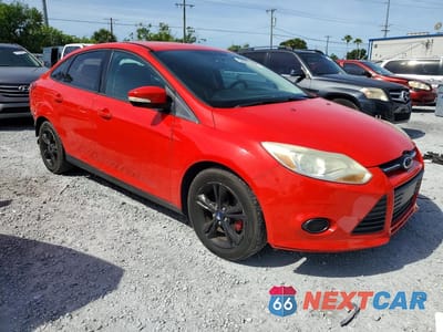 Czwarte zdjęcie samochodu z boku: 2014 FORD FOCUS SE VIN:1FADP3F24EL450821 - miniatura