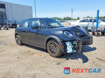 Czwarte zdjęcie samochodu z boku: 2026 MINI COOPER S VIN:WMW53GD08T2X96938 - miniatura