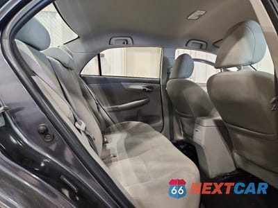 Zdjęcie 10 z 12 samochodu: 2010 TOYOTA COROLLA LE VIN:1NXBU4EE9AZ318990 - miniatura