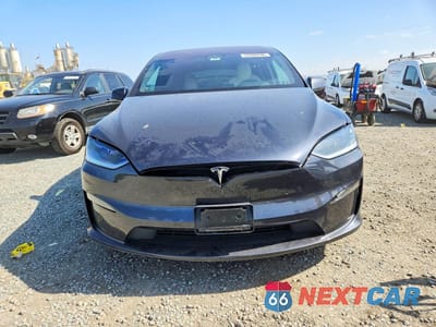 Piąte zdjęcie samochodu w środku: 2023 TESLA MODEL X VIN:7SAXCAE58PF424945 - miniatura
