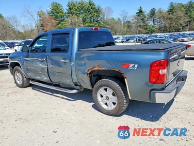 Drugie zdjęcie samochodu z przodu: 2011 CHEVROLET SILVERADO K1500 LT VIN:3GCPKSE37BG228969 - miniatura