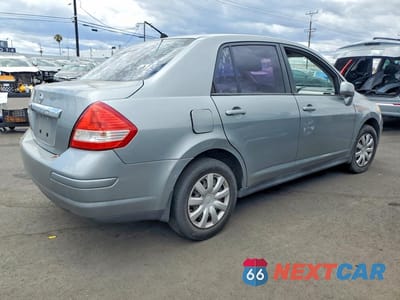 Trzecie zdjęcie samochodu z tyłu: 2010 NISSAN VERSA 1.8 S VIN:3N1BC1AP7AL437003 - miniatura