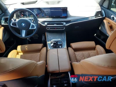 Zdjęcie 8 z 14 samochodu: 2026 BMW X5 XDRIVE50E VIN:5UX43EU03T9317351 - miniatura